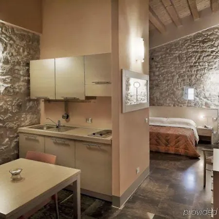Casato Licitra 4* راغوزا
