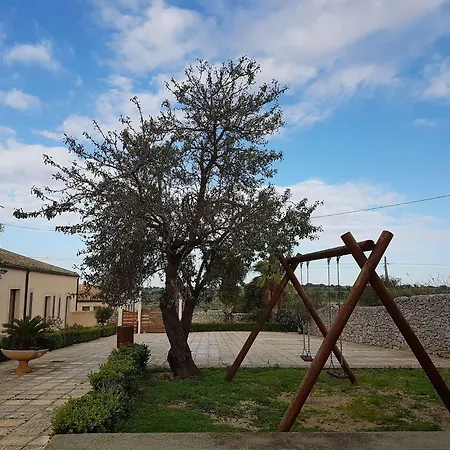 Casato Licitra فندق