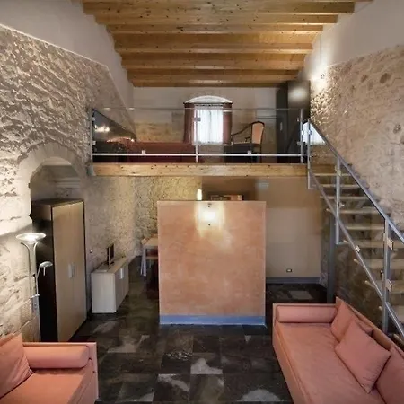 Hotell Casato Licitra 4*